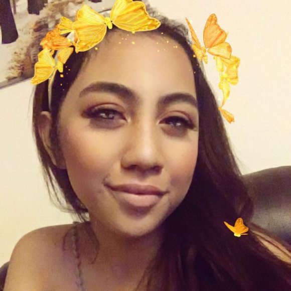 Meet your Posher, Kristine - Picture 1 of 1